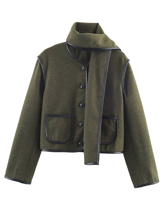 Women’s short jacket in boxy cut made of wool blend with integrated slit scarf and leather piping Mune Fashion