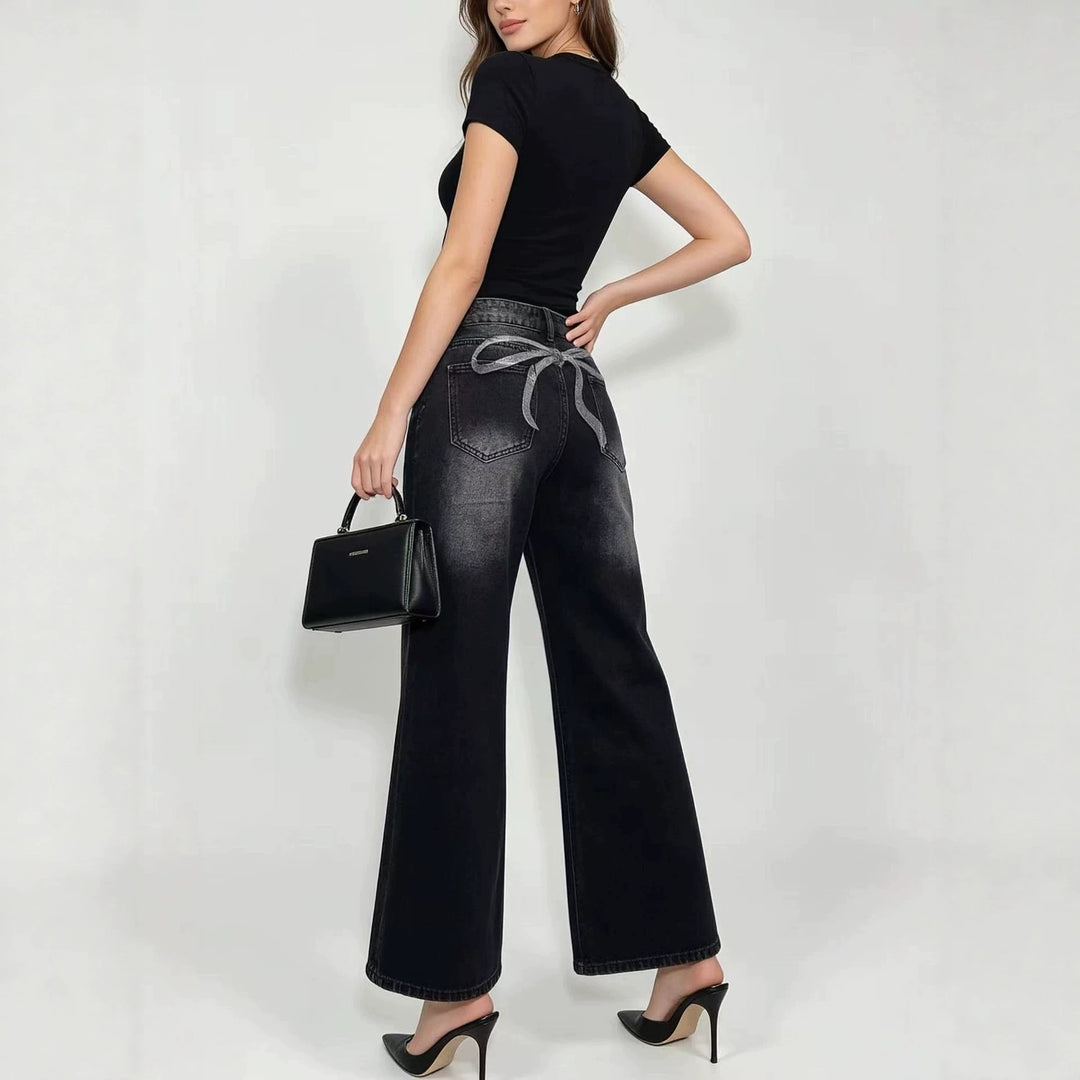 Women nan High-Waist Flared Jeans with wide leg, tailored waistband seam and subtle used structure Mune Fashion