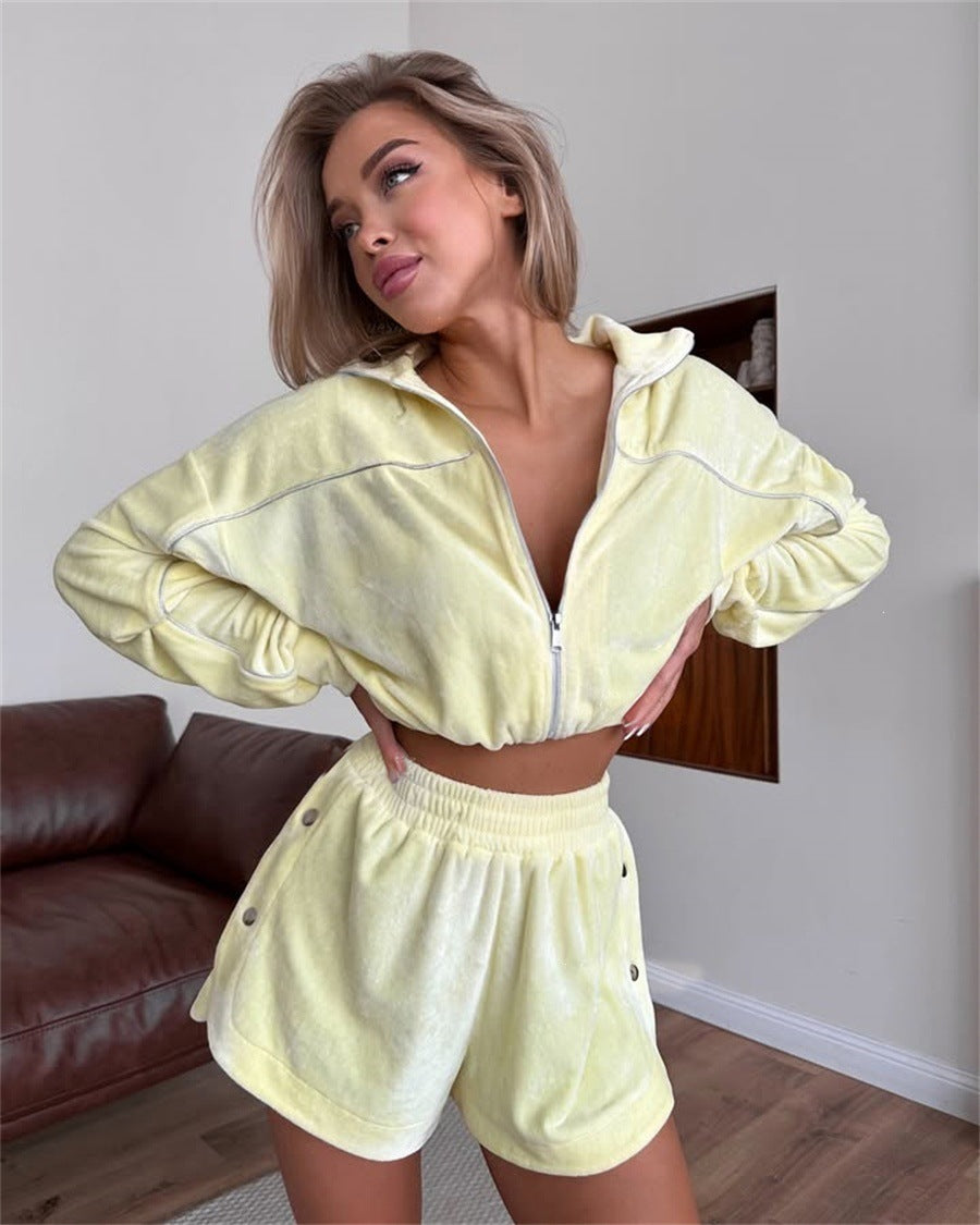 Women's short velour lounge set with cropped zip hoodie and elastic high-waist shorts Mune Fashion