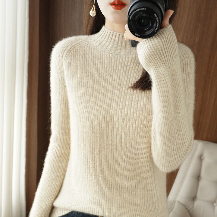 Women's Short Stand-Up Collar Sweater made of fine fine knit with cashmere-like softness and raglan sleeves Mune Fashion