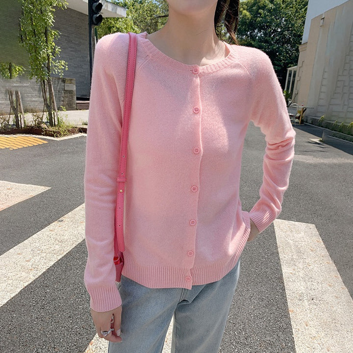 Women's Short-Cut Fine Knit Cardigan with Round Neckline and Boxy Fit Mune Fashion