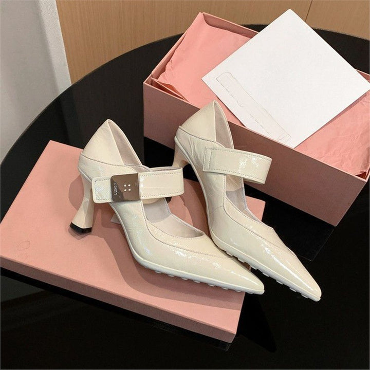 Women's pointed toe Mary Jane pumps with wide strap and shaped kitten heel Mune Fashion