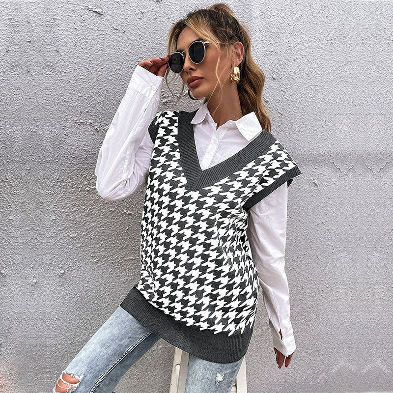 Ladies Oversize Knit Vest with Houndstooth Pattern and Deep V-Neck Mune Fashion