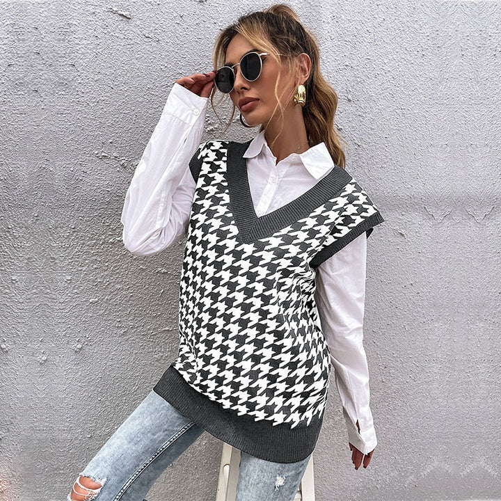 Ladies Oversize Knit Vest with Houndstooth Pattern and Deep V-Neck Mune Fashion