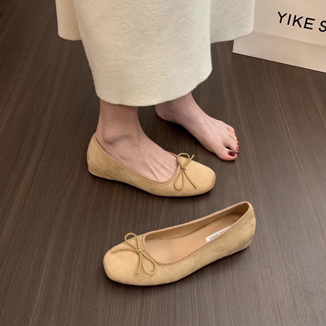 Ladies' ballet flats made of high-quality suede with decorative bow Mune Fashion