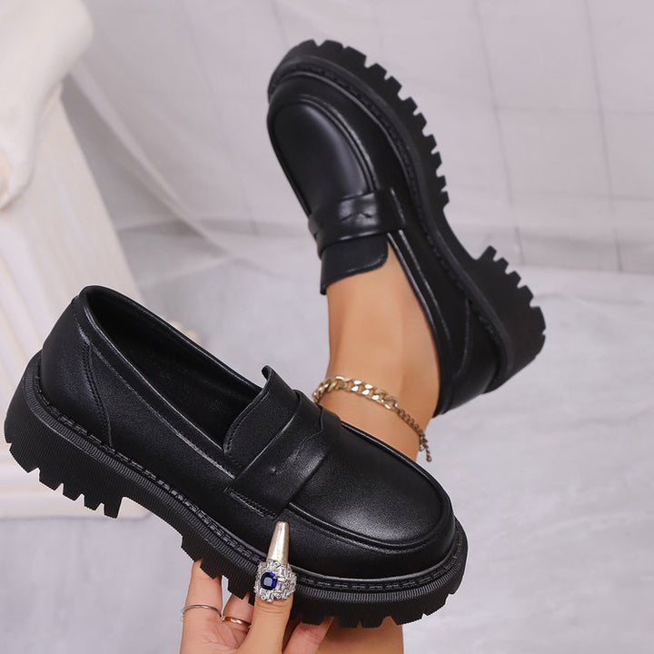 Women's chunky loafers with thick tread sole and platform heel Mune Fashion