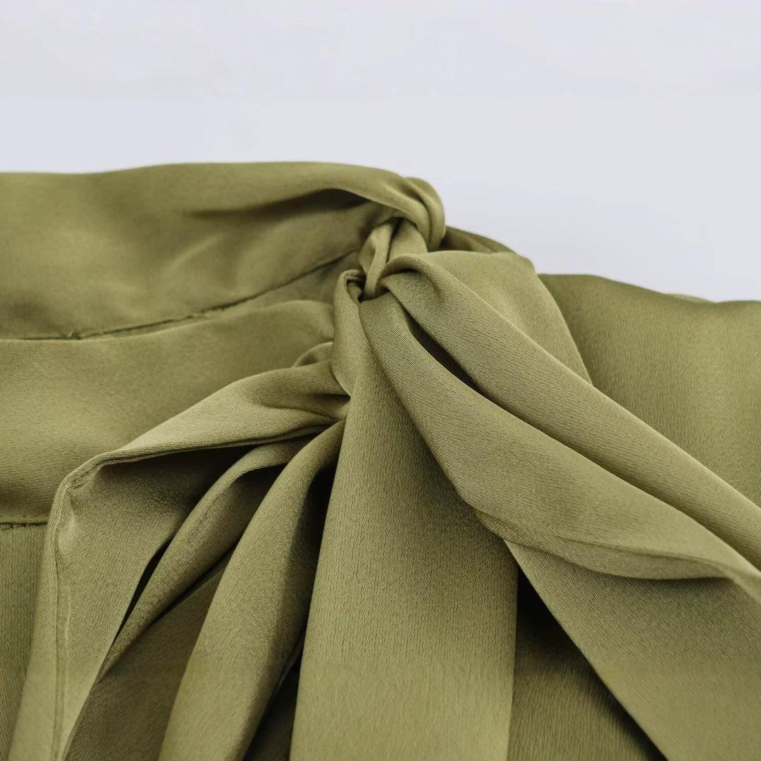 Women's Sleeveless Silk-Effect Blouse with Bow Collar and Lace Inserts Mune Fashion