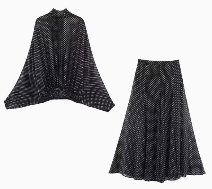 Women 100+ oversized polka dot blouse with batwing sleeves, stand-up collar and elastic hem Mune Fashion