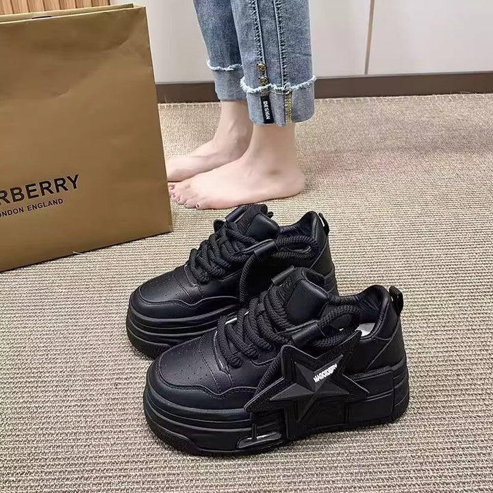 Women's sporty platform sneakers with fashionable star design Mune Fashion