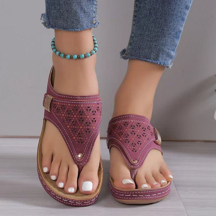 Women’s wedge flip-flops with perforated upper material and padded comfort footbed Mune Fashion