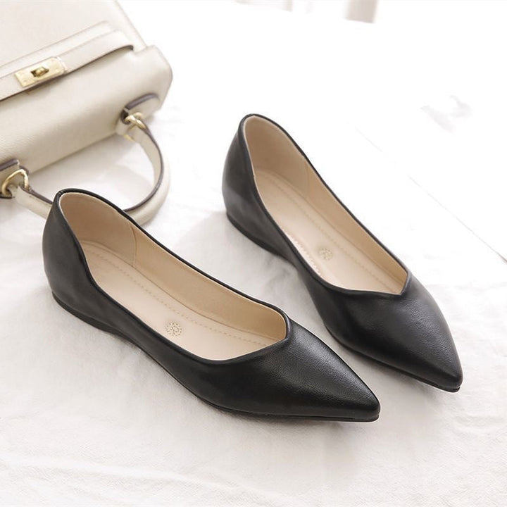 Ladies Elegant Ballet Flats made of high-quality leather with stylish V-neck Mune Fashion