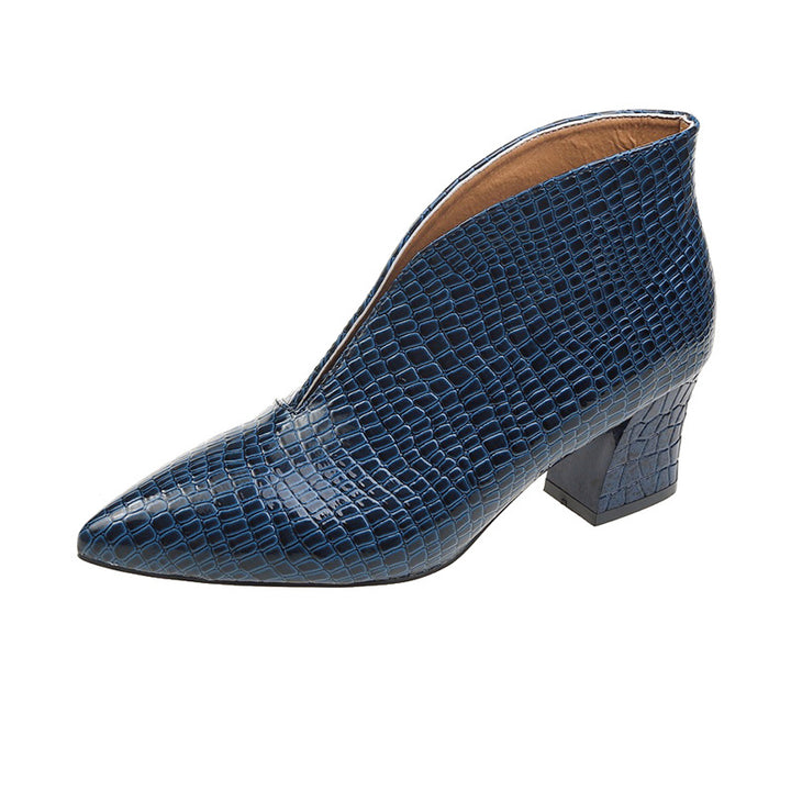 Women's pointed ankle boots with crocodile embossing and low kitten heel Mune Fashion