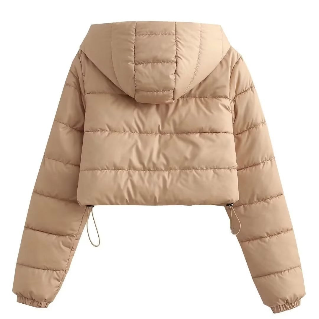 Ladies short quilted hooded jacket with drawstring, zipper and light padding Mune Fashion