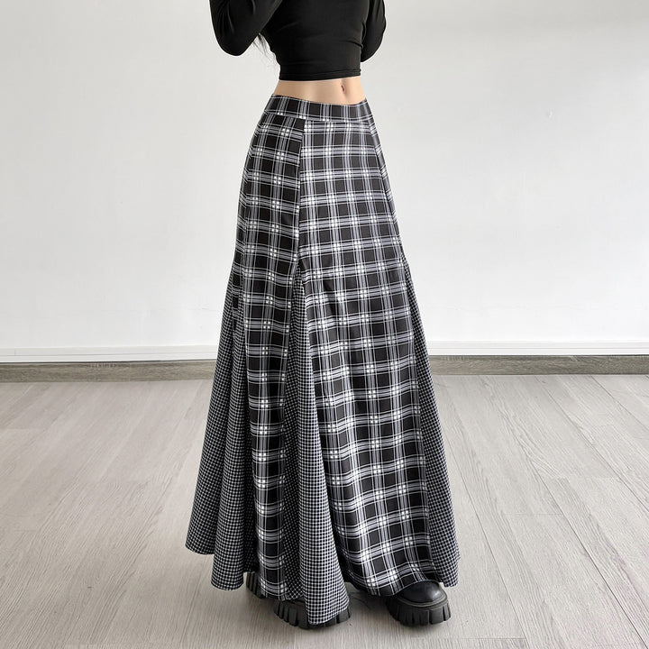 Women's maxi skirt with tailored fit, contrasting check panels and flared godet silhouette Mune Fashion