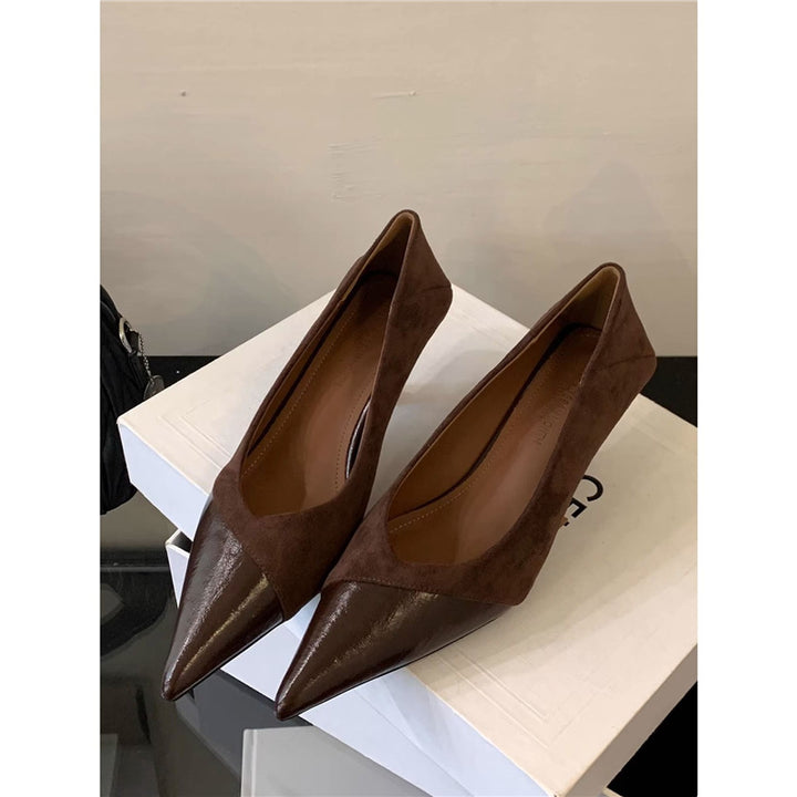 Women's elegant pointed toe pumps made of patent and suede leather with a narrow heel Mune Fashion
