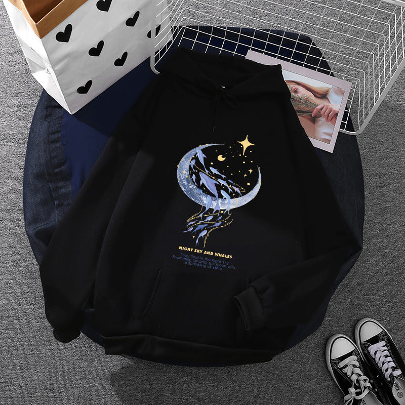 Women's hooded sweatshirt with moon and whale illustration, oversized cut and kangaroo pocket Mune Fashion