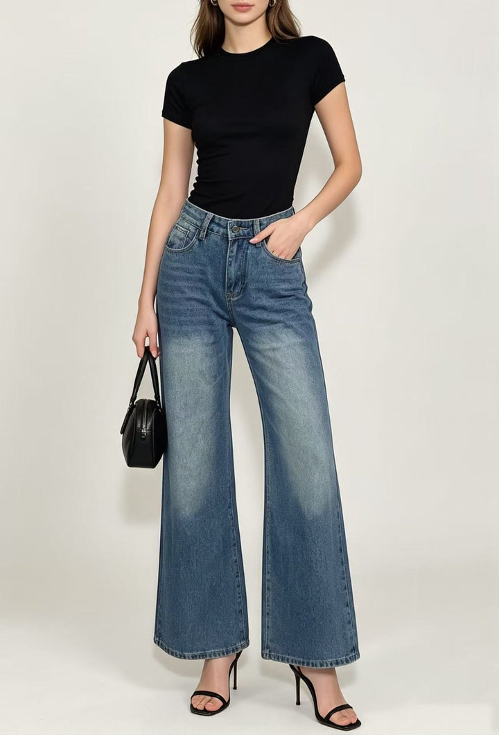 Women nan High-Waist Flared Jeans with wide leg, tailored waistband seam and subtle used structure Mune Fashion