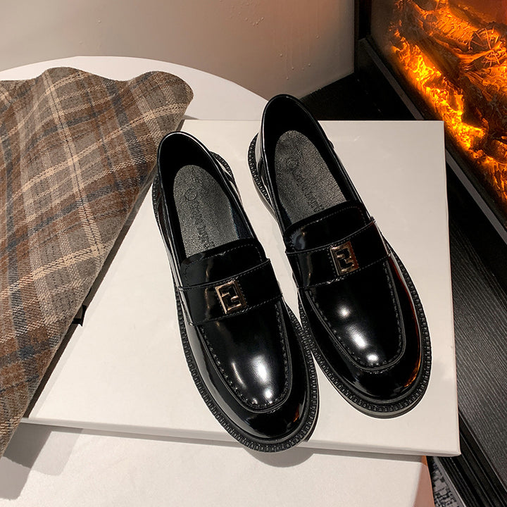 Women's patent loafers in penny design with sculpted block heel Mune Fashion