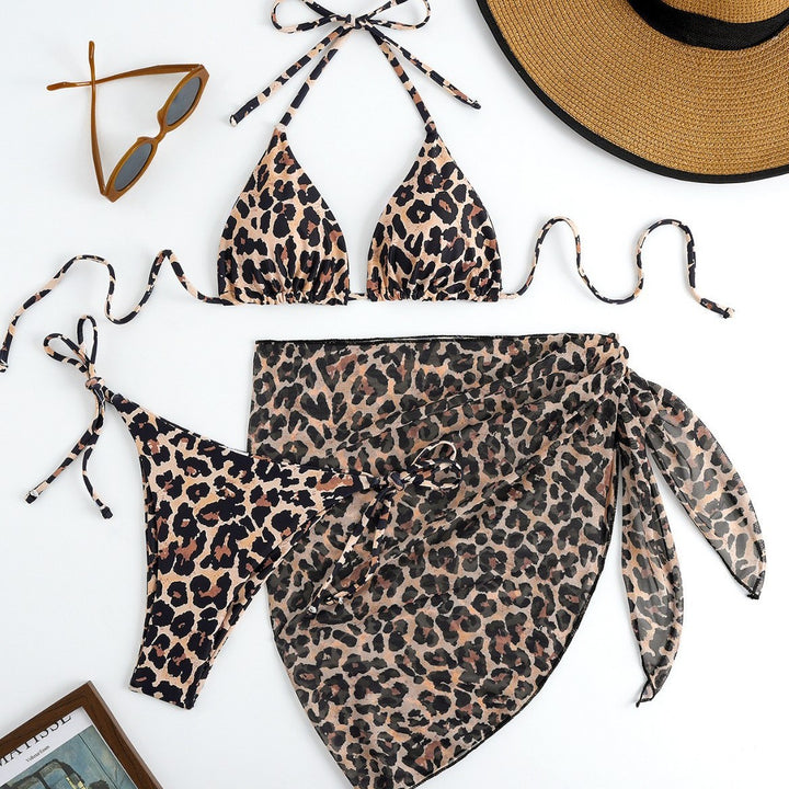 Women Triangle Bikini with floral pattern and delicate Cover-Up Mune Fashion