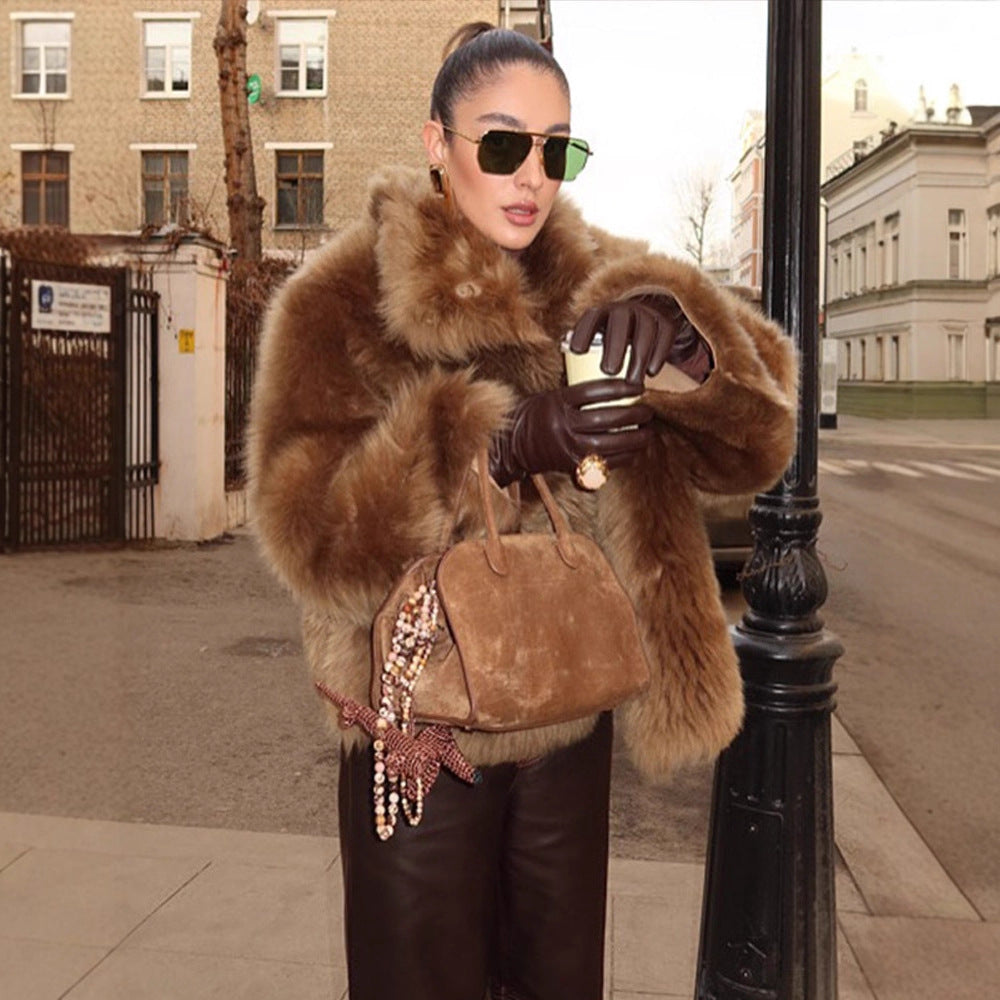 Women's short jacket in teddy style with voluminous shawl collar and soft faux fur texture Mune Fashion