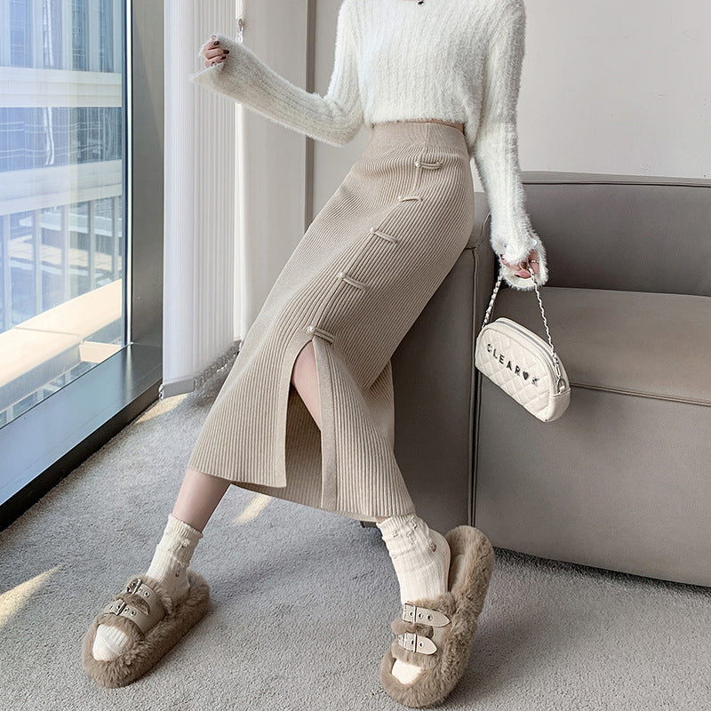 Ladies Elegant and sophisticated knitted skirt with side slit Mune Fashion