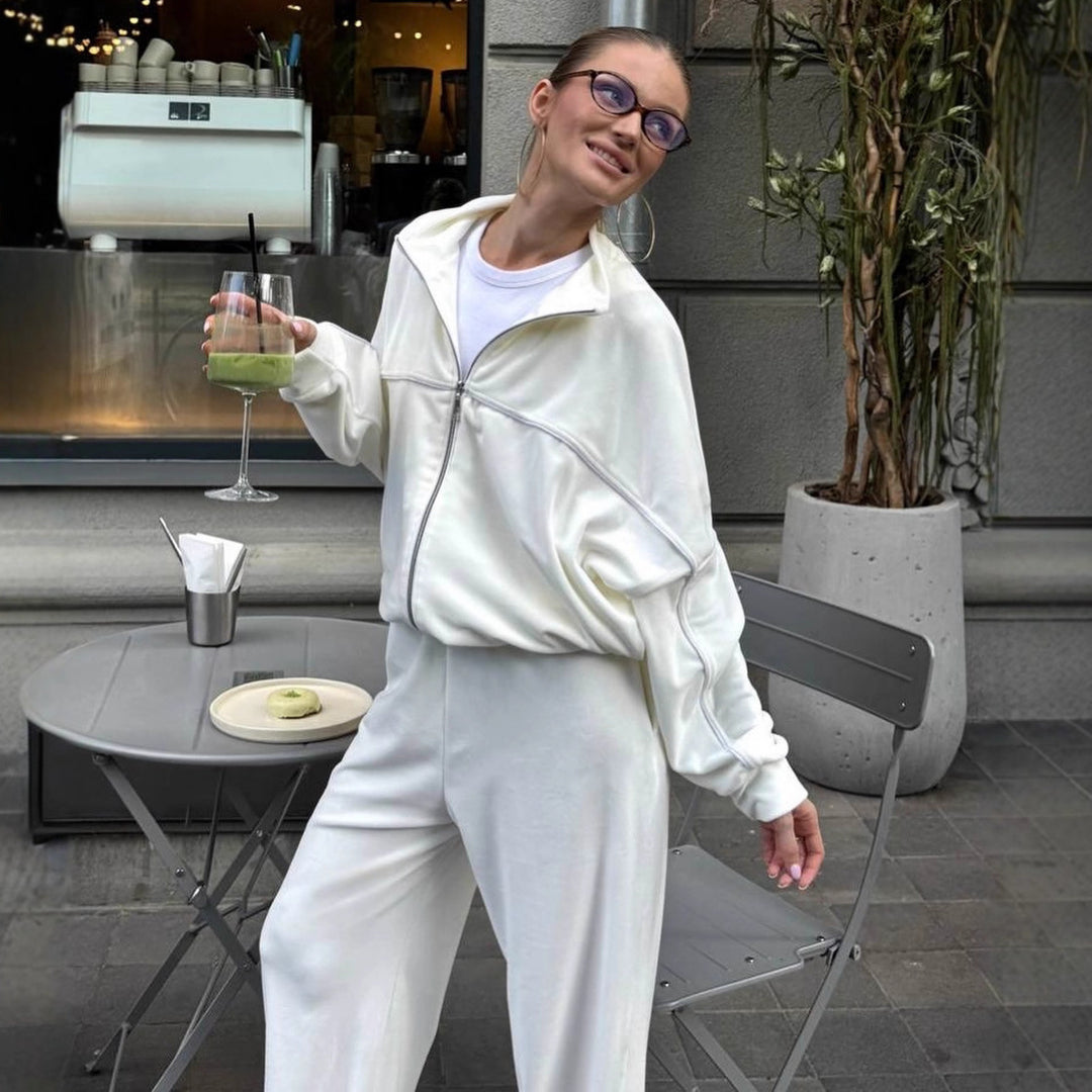 Women's Relaxed Fleece Set with half-length zip jacket and extra wide high-waist jogging pants Mune Fashion