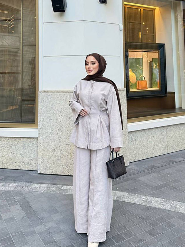 Ladies two-piece linen set with tailored pleat, wide leg and zip jacket Mune Fashion