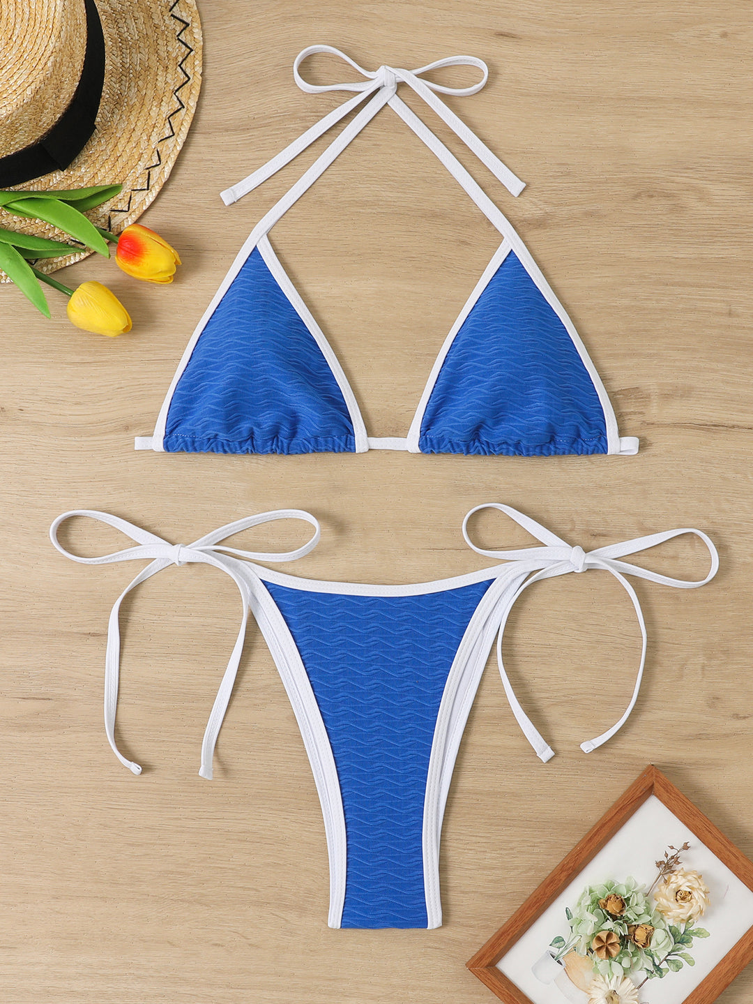 Women's Triangle Bikini with adjustable straps and high-quality wave pattern Mune Fashion