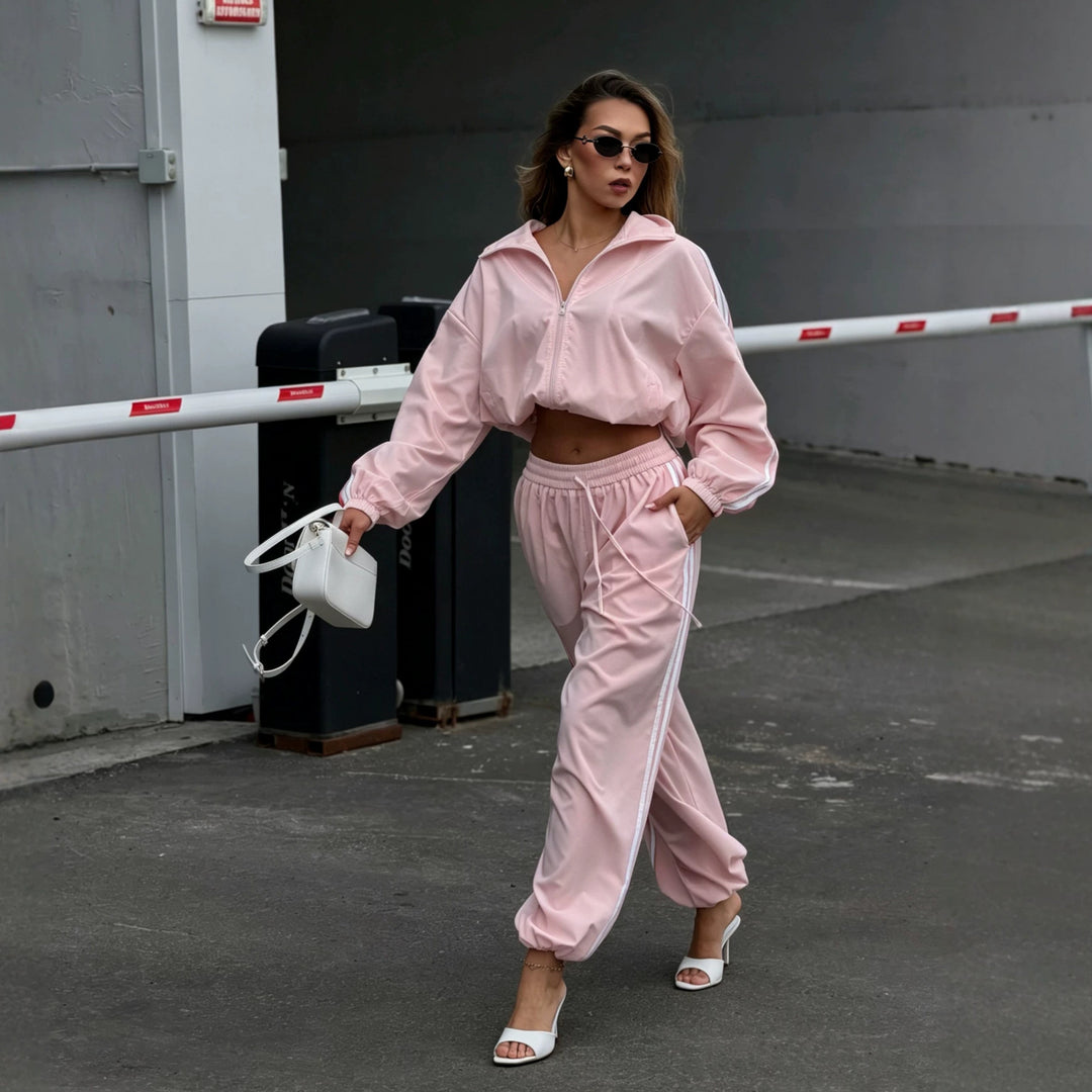 Women's oversized cropped training jacket and high-waisted jogger set with side stripes Mune Fashion