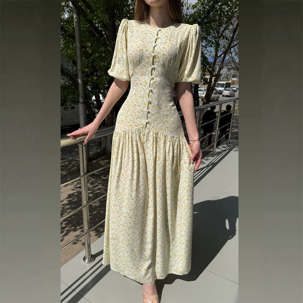 Women's midi dress with puff sleeves, fitted silhouette, and buttoned bodice Mune Fashion