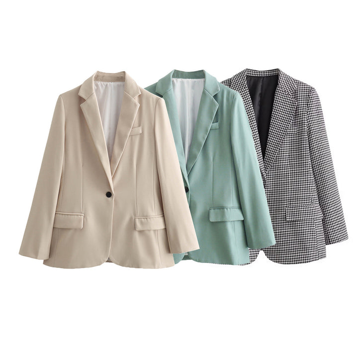 Women's nan tailored blazer with lapel collar, concealed button closure and flap pockets Mune Fashion