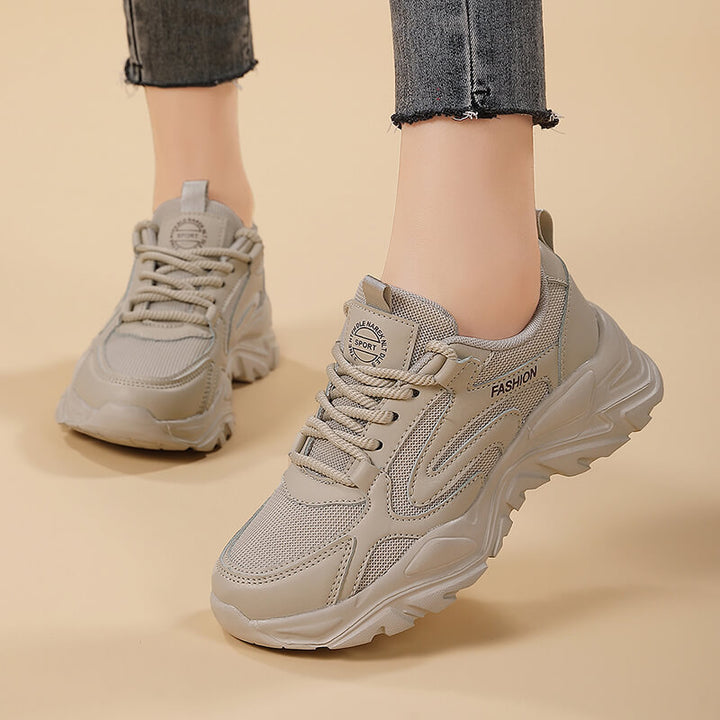 Women's voluminous platform lifestyle sneaker with mesh and synthetic leather mix, cushioned heel and profiled cushioning sole Mune Fashion