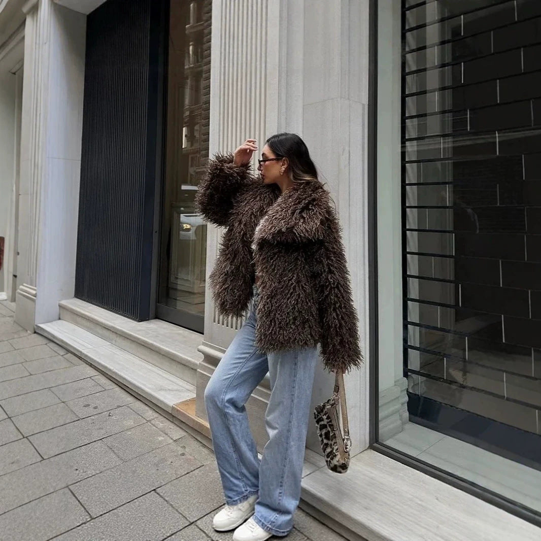 Women's short jacket made of long-pile faux fur with extra wide shawl collar Mune Fashion