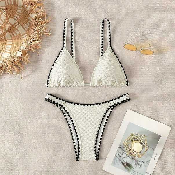 Women's Triangle Bikini with Textured Details Mune Fashion