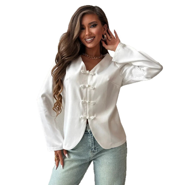 Ladies blouse with V-neck, Chinese cord closures and slightly fitted silhouette Mune Fashion