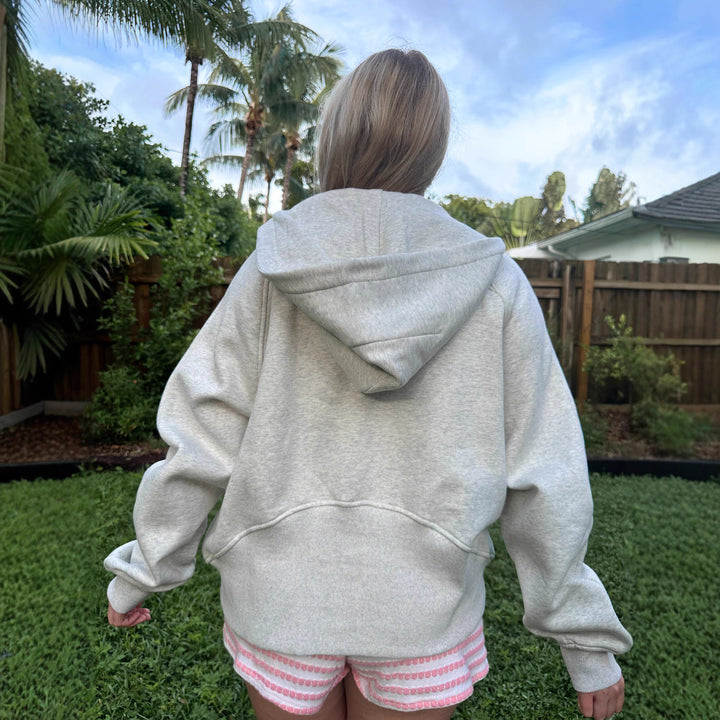 Women's oversized hoodie with short zipper, kangaroo pocket, and lightweight fleece lining Mune Fashion