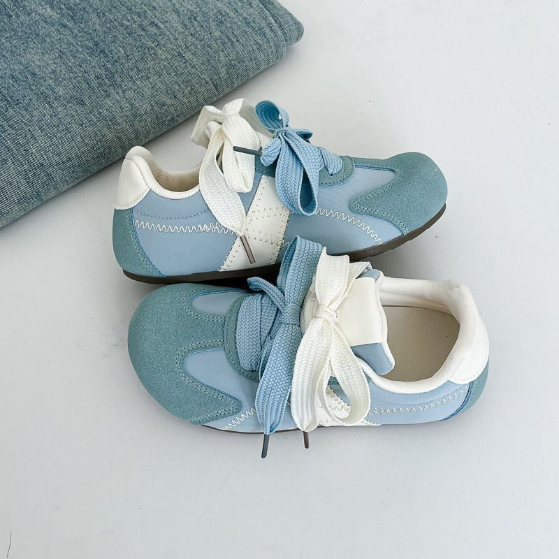 Women's fashionable sneakers with particularly soft upper material and adjustable Velcro closure Mune Fashion