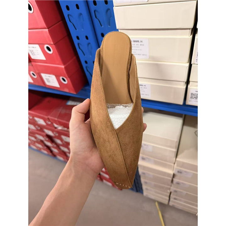 Women’s pointed suede mules with V-neck and flat comfort sole Mune Fashion