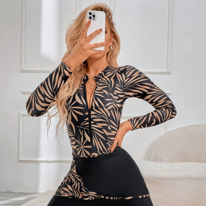 Women's Sporty Long Sleeve Swimsuit with Floral Pattern Mune Fashion