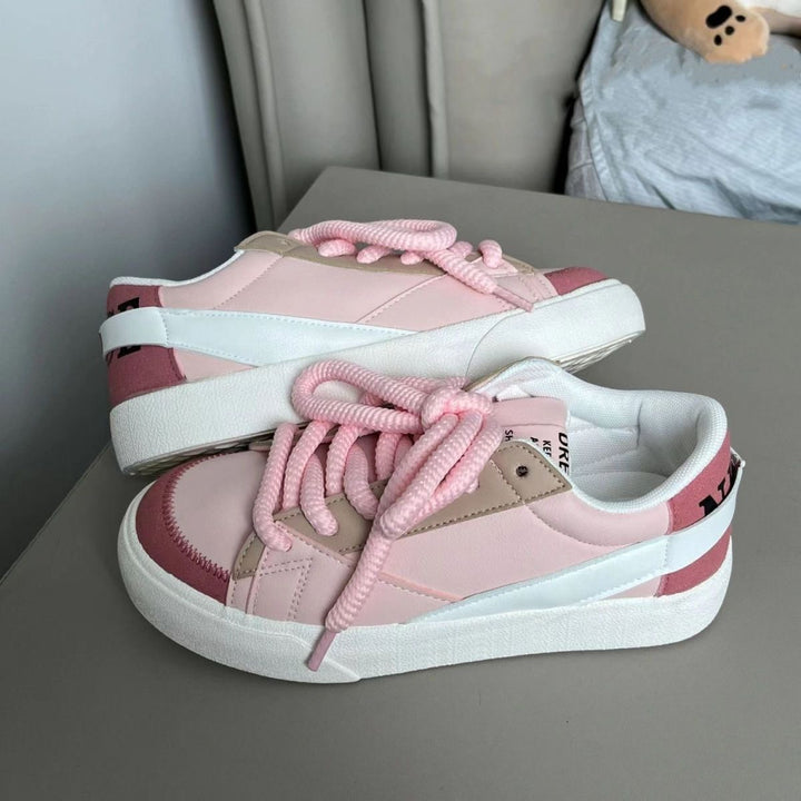 Ladies Sports Sneakers with robust upper material and classic design Mune Fashion