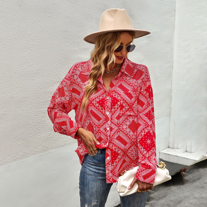 Ladies loose paisley button-down blouse with oversized fit and 3/4 sleeves Mune Fashion