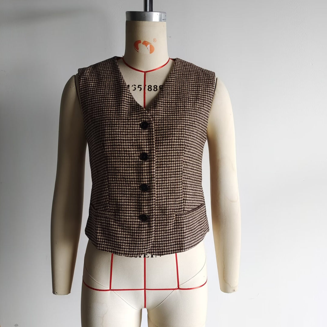 Women tailored houndstooth vest with V-neck and button placket Mune Fashion