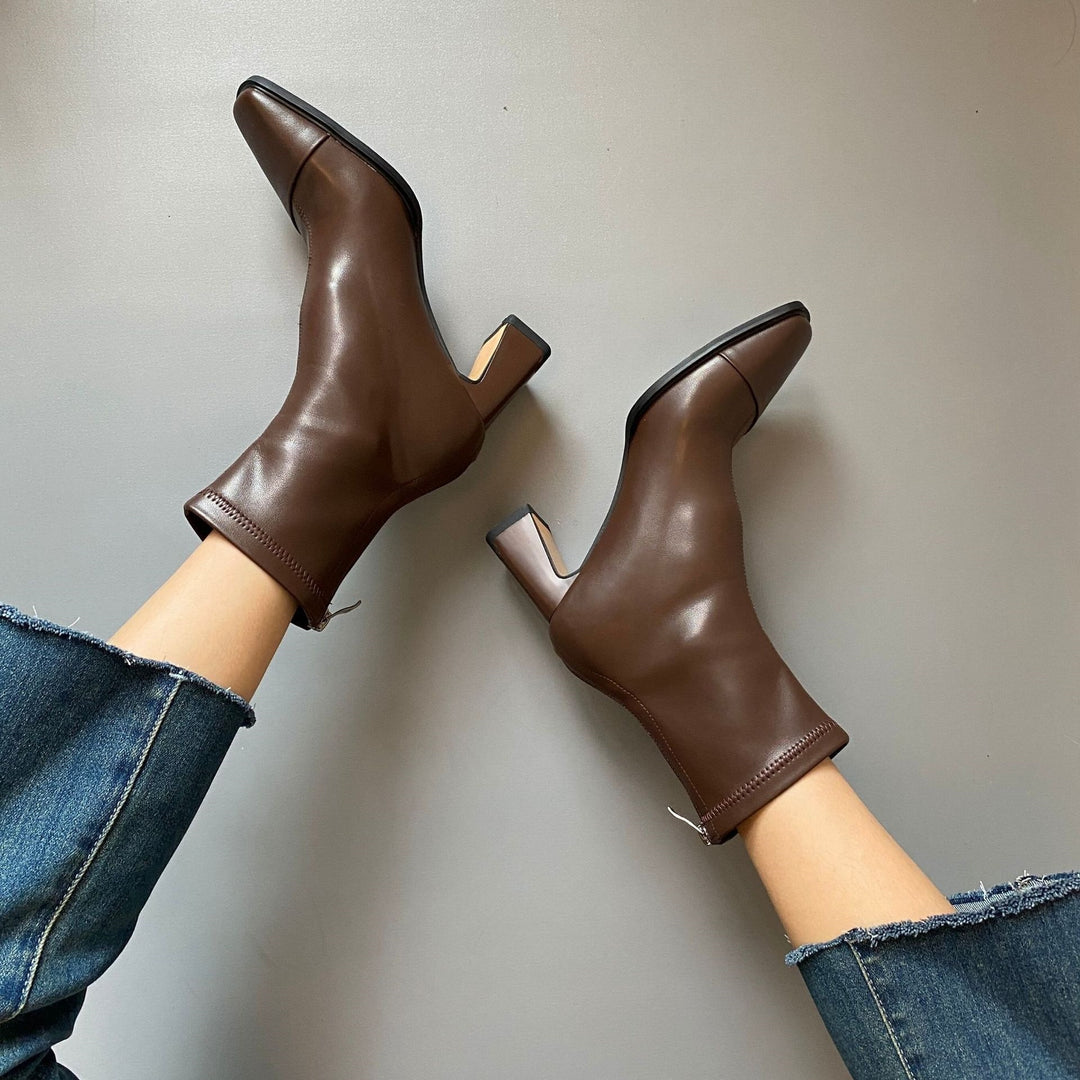 Ladies ankle boots with seamless shaft and sculptural block heel Mune Fashion