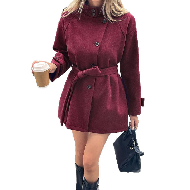 Ladies nan tailored short coat with stand-up collar, belt and raglan sleeves Mune Fashion