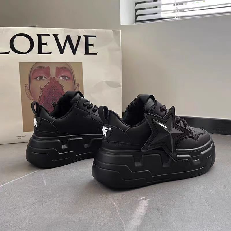 Women's sporty sneakers with structured upper material and cushioning sole Mune Fashion