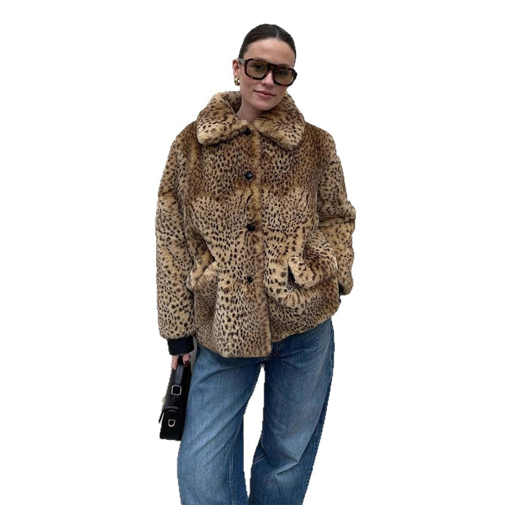 Women's Boxy Short Coat made of Faux Fur with Allover Leopard Print and Foldable Shawl Collar Mune Fashion