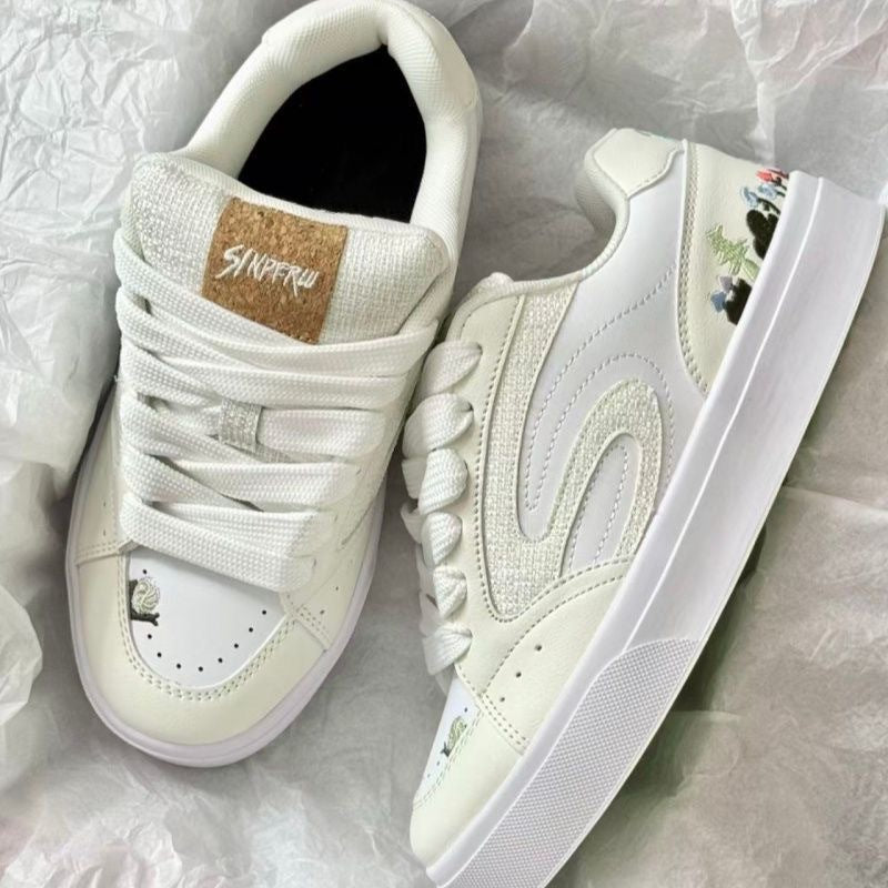 Ladies sporty sneakers with animal motifs and breathable surface structure Mune Fashion