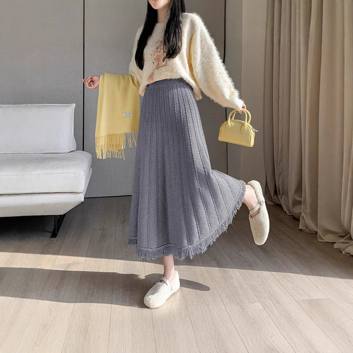 Ladies maxi skirt with fringes and cable knit pattern Mune Fashion