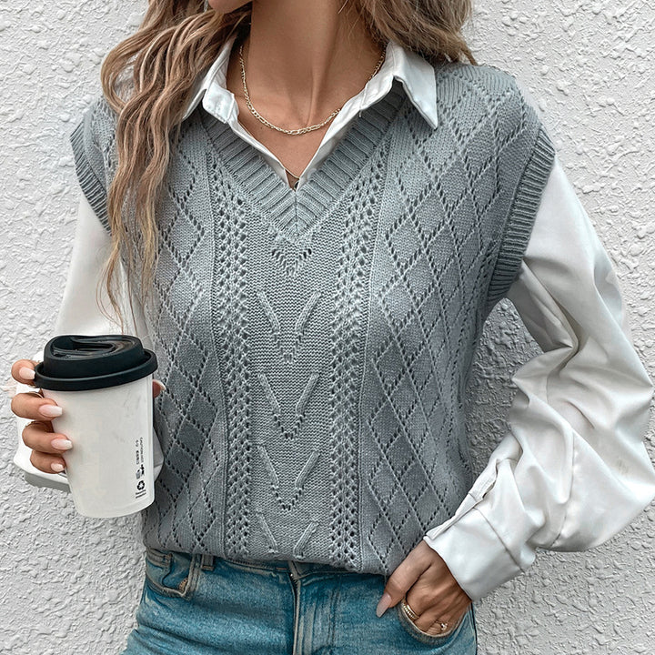 Ladies V-Neck Openwork Knit Vest with Diamond and Cable Pattern Mune Fashion