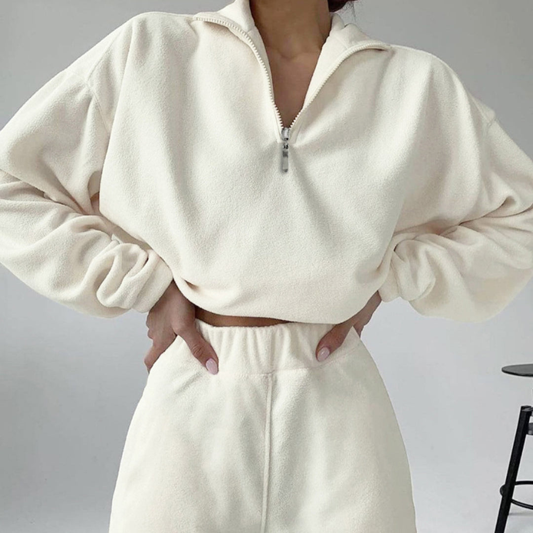 Women's short cut thermo fleece set with half front zipper and high comfort waistband Mune Fashion